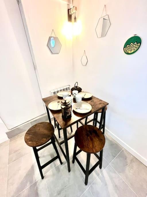 Jolie Mini Maison Lovely Tiny House Vitry-sur-Seine Bagian luar foto