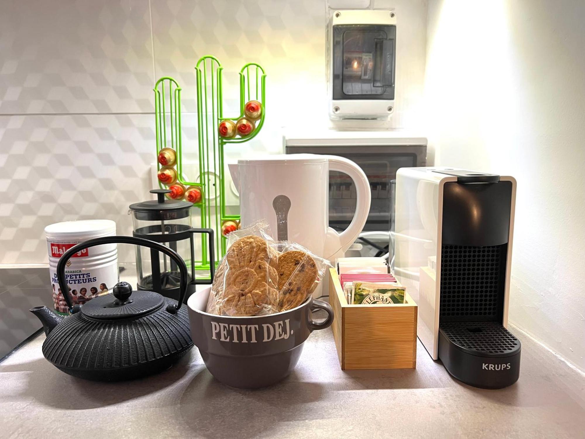 Jolie Mini Maison Lovely Tiny House Vitry-sur-Seine Bagian luar foto
